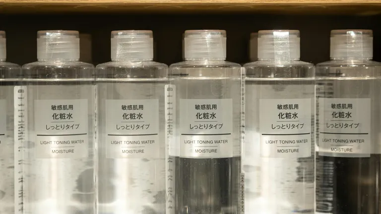 Comprando productos de cuidado de la piel