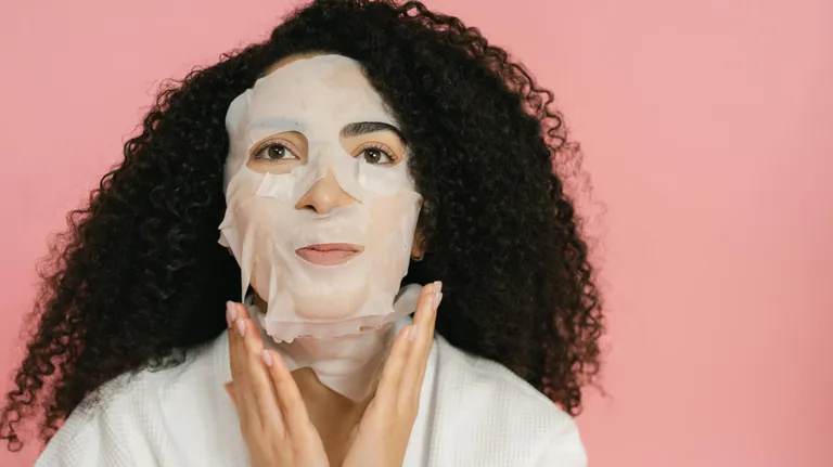 Cuidado de piel grasa con productos especializados