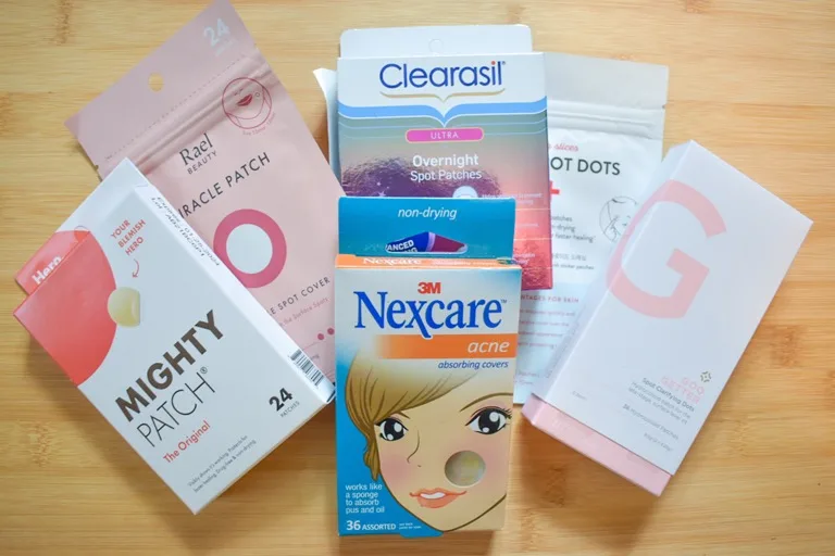 Comparación de marcas de parches para acné: Mighty Patch, Nexcare, Clearasil, Rael
