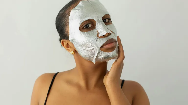 Tratamiento facial con mascarilla