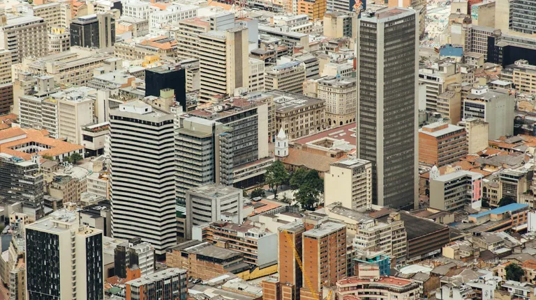 Paisaje urbano de una ciudad colombiana